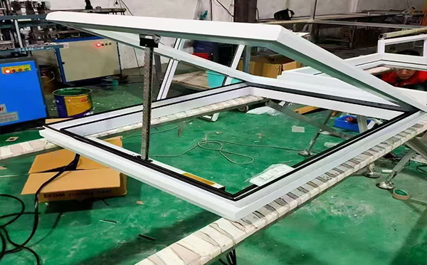 某地下车库出入口庆城排烟窗配置工程